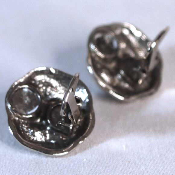 Unsigned Loree Earrings By 1928 Pearly Bead Silver Tone Swirl Clip Ons - Picture 7 of 8